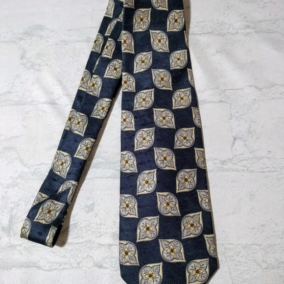 Robert Talbott Men's Tie Silk Floral Geometric Pattern Hand Sewn Blue Off White - Picture 7 of 8